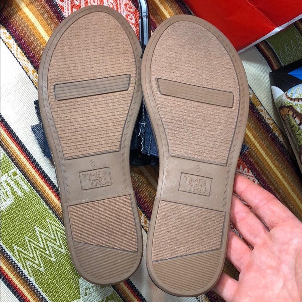 SALE!! NWT blue denim slide ruffle flat sandal shoe 8 and 9 - Picture 2 of 2